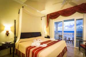 Junior Suite Poolside Ocean View at Grand Palladium Jamaica Resort
